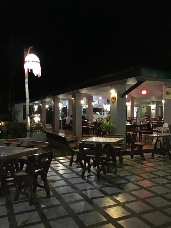 Andaman Beach Resort Кох-Юм Экстерьер фото