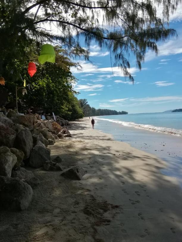 Andaman Beach Resort Кох-Юм Экстерьер фото