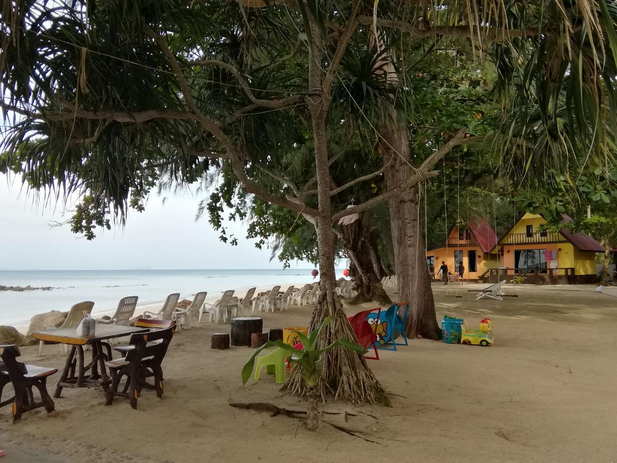 Andaman Beach Resort Кох-Юм Экстерьер фото