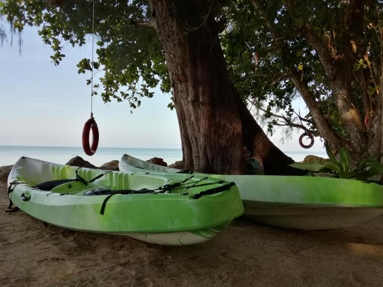 Andaman Beach Resort Кох-Юм Экстерьер фото