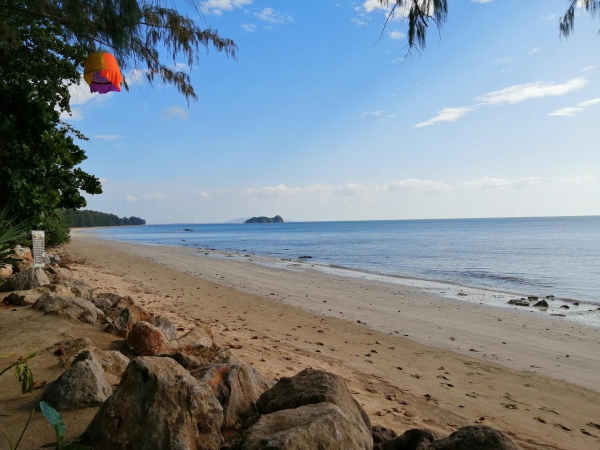Andaman Beach Resort Кох-Юм Экстерьер фото