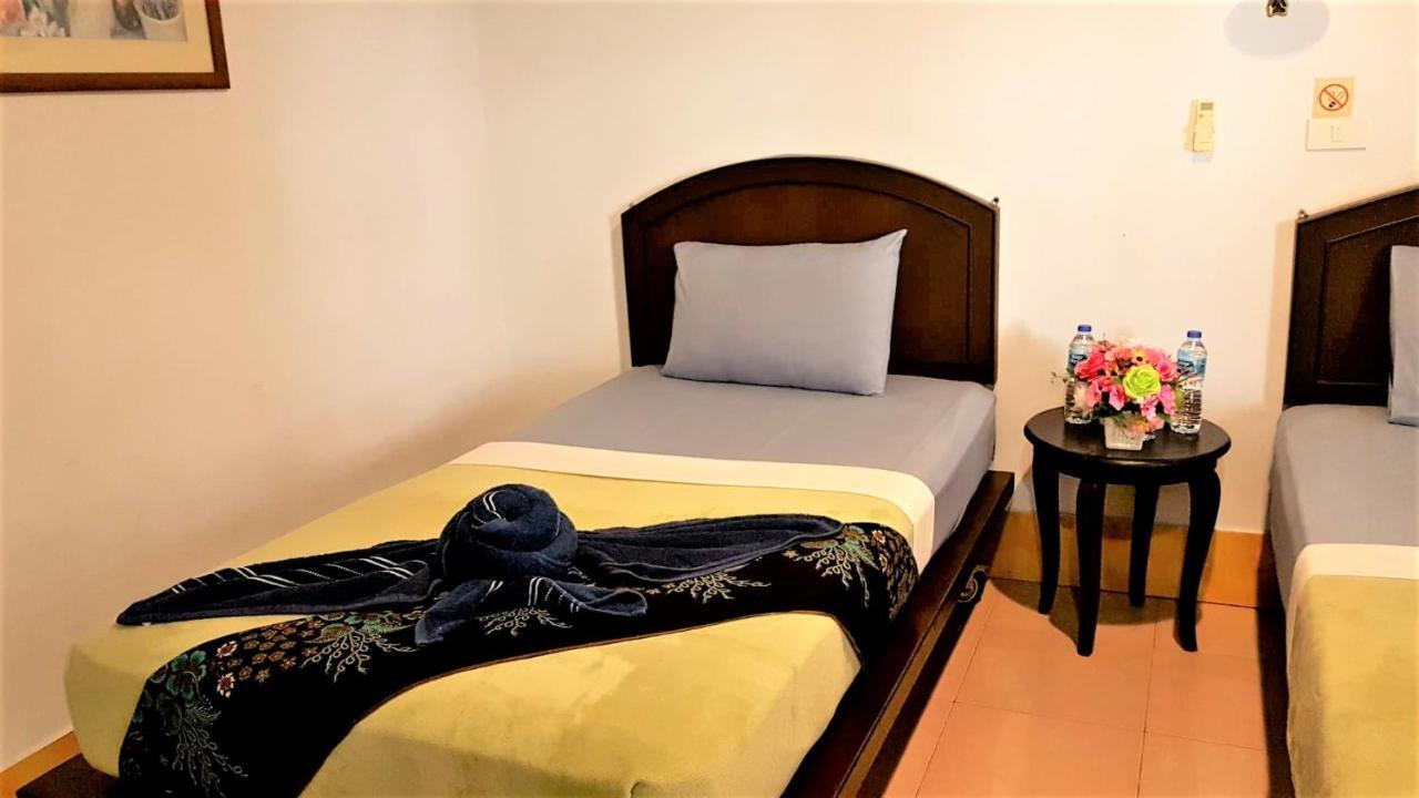 Andaman Beach Resort Кох-Юм Экстерьер фото