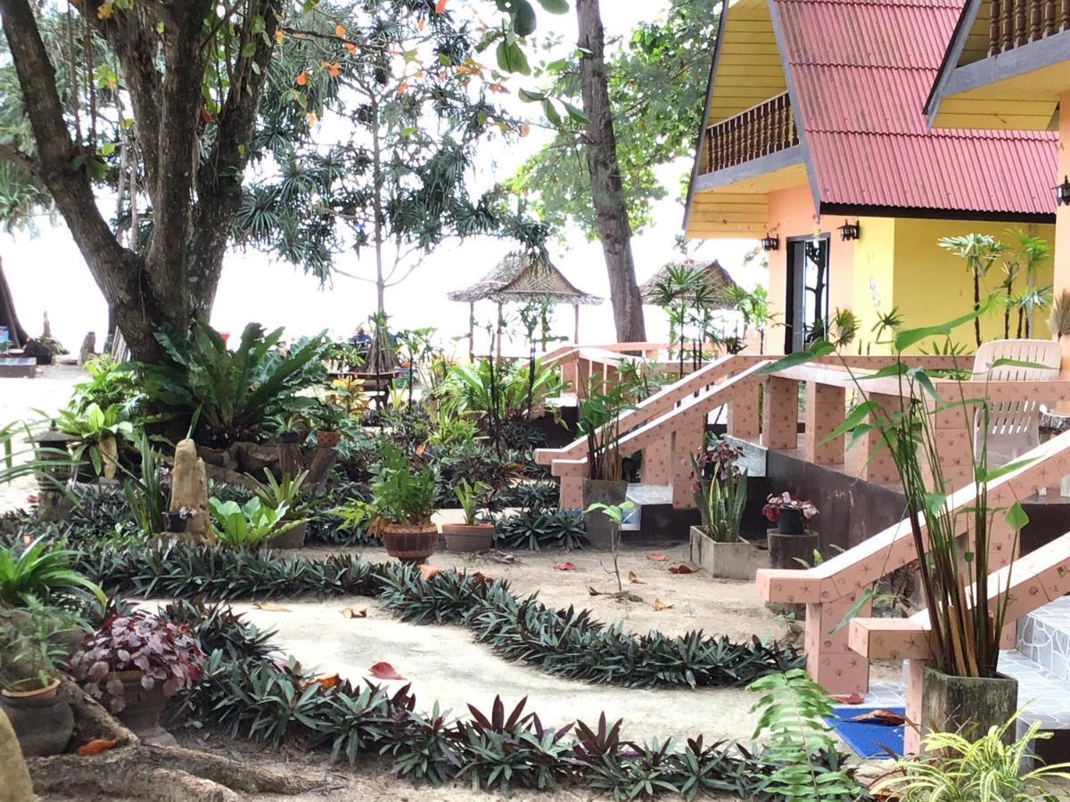 Andaman Beach Resort Кох-Юм Экстерьер фото