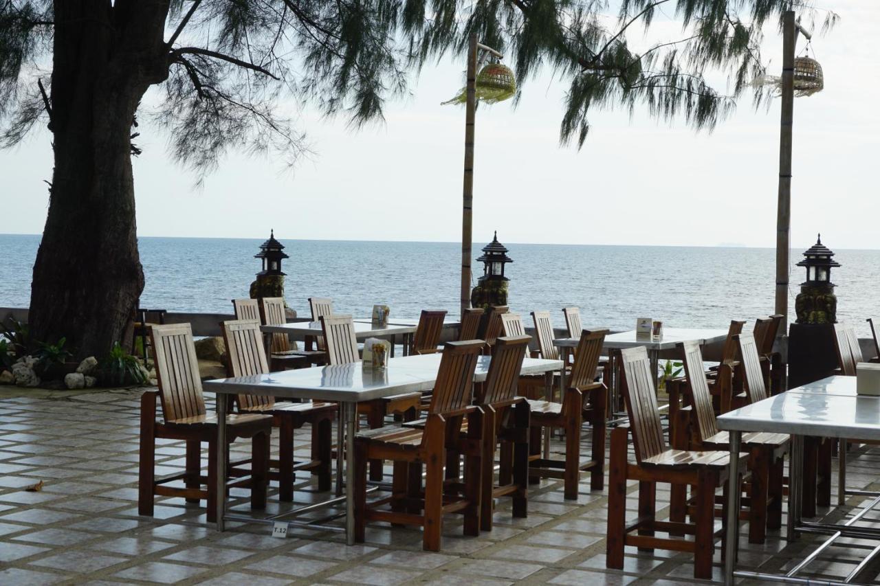 Andaman Beach Resort Кох-Юм Экстерьер фото